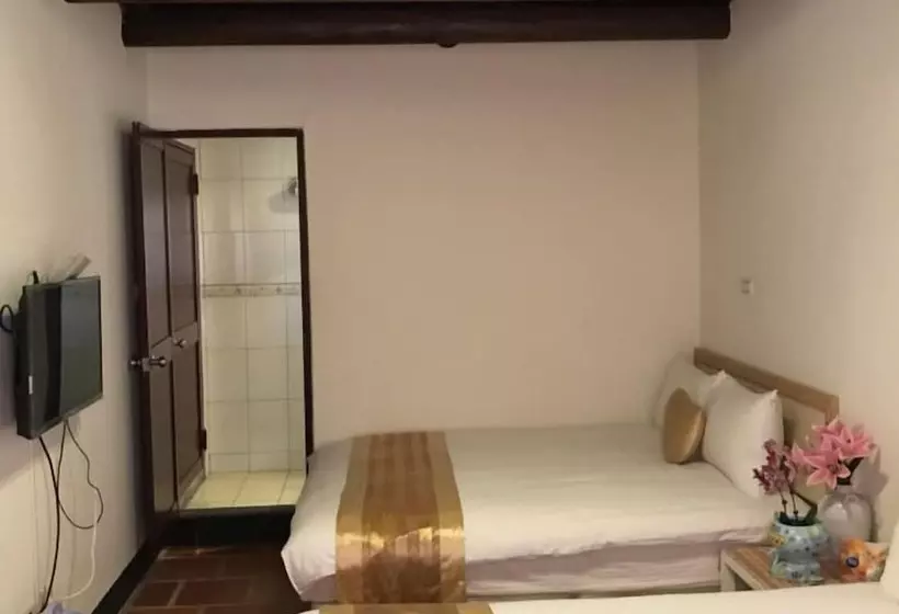 هتل Rong Shu Xia B&b