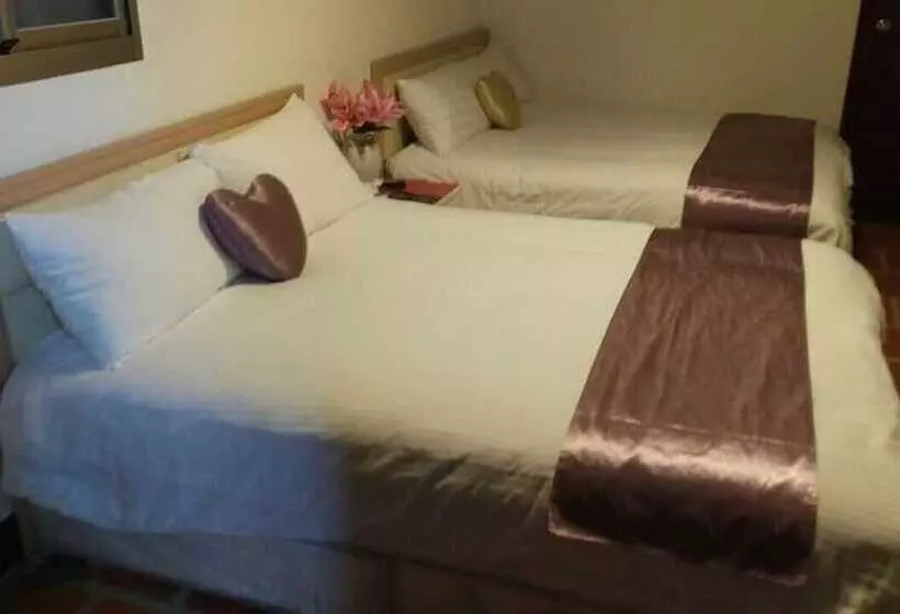 هتل Rong Shu Xia B&b