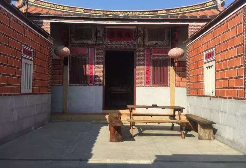 هتل Rong Shu Xia B&b