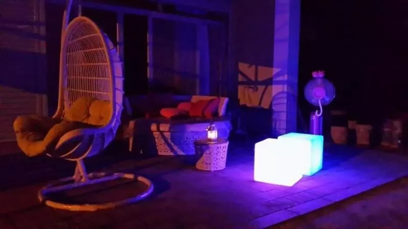 هتل Rong Shu Xia B&b