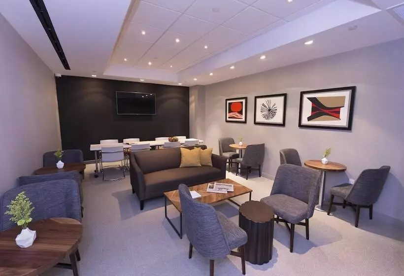 Edge Hotel Washington Heights