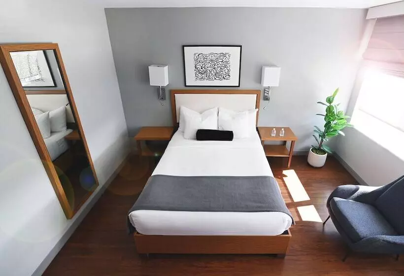 Edge Hotel Washington Heights