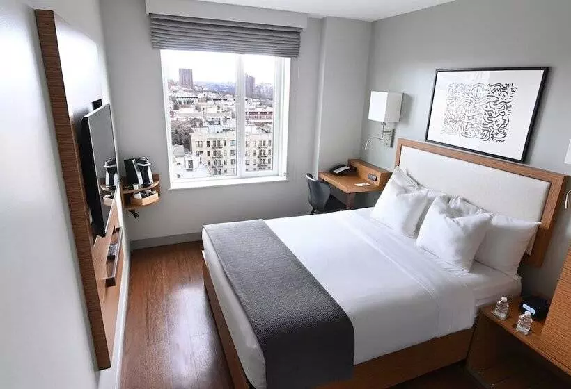Edge Hotel Washington Heights