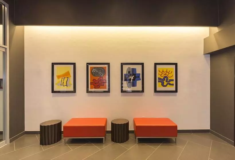 Edge Hotel Washington Heights