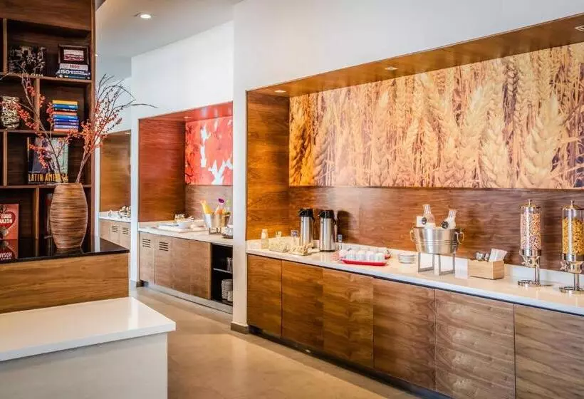 Hotelli Fairfield Inn & Suites Queretaro Juriquilla