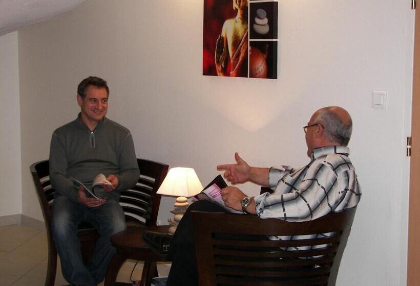 호텔 Fasthôtel Le Râle Des Genêts Un Hôtel Fh Collection