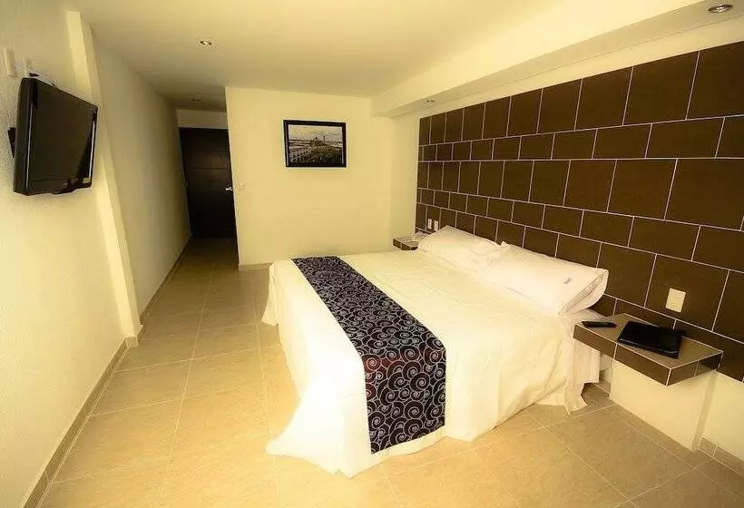 First Inn Hotel & Business