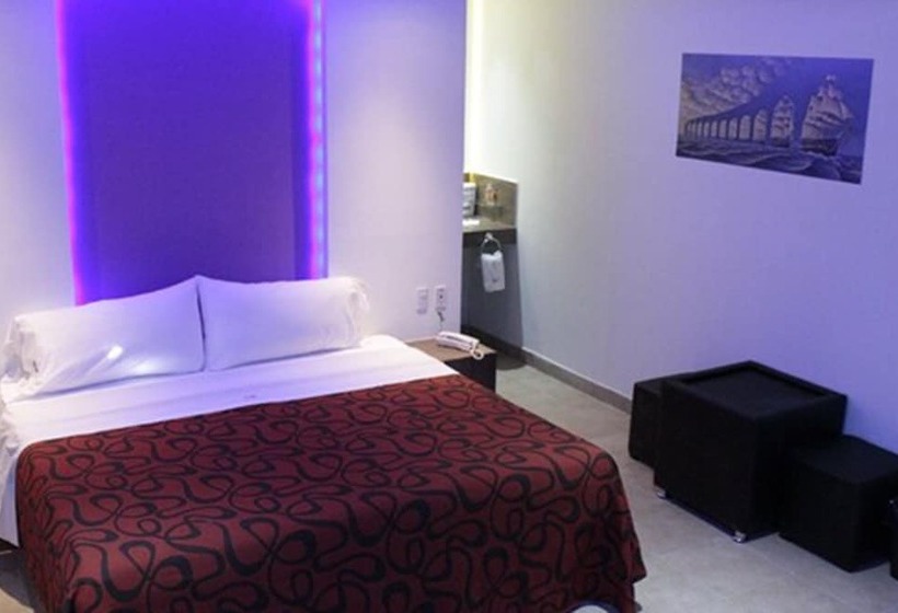 First Inn Hotel & Business