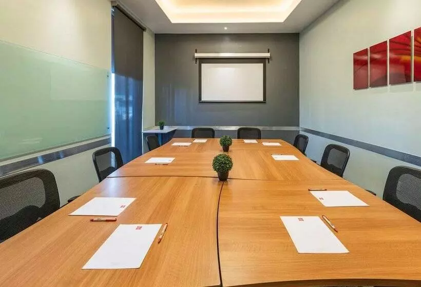 هتل Ibis Queretaro