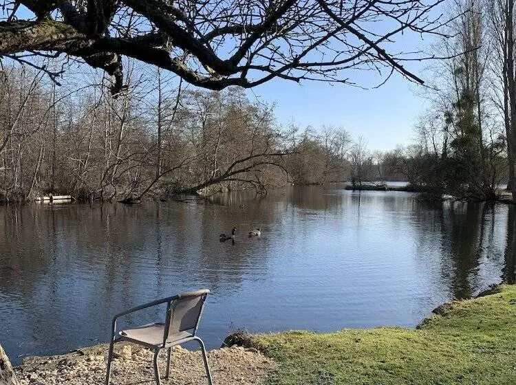 호텔 Hôtel De L Ile Du Saussay