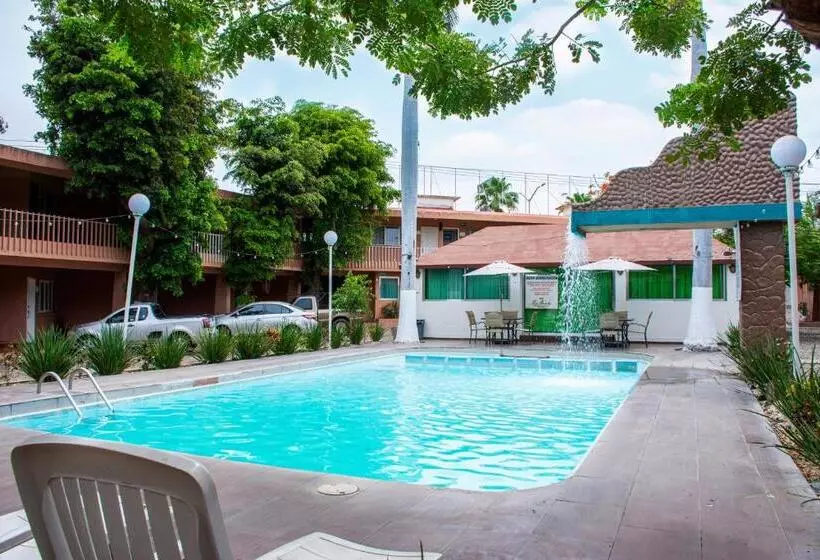 ホテル La Quinta Posada Real