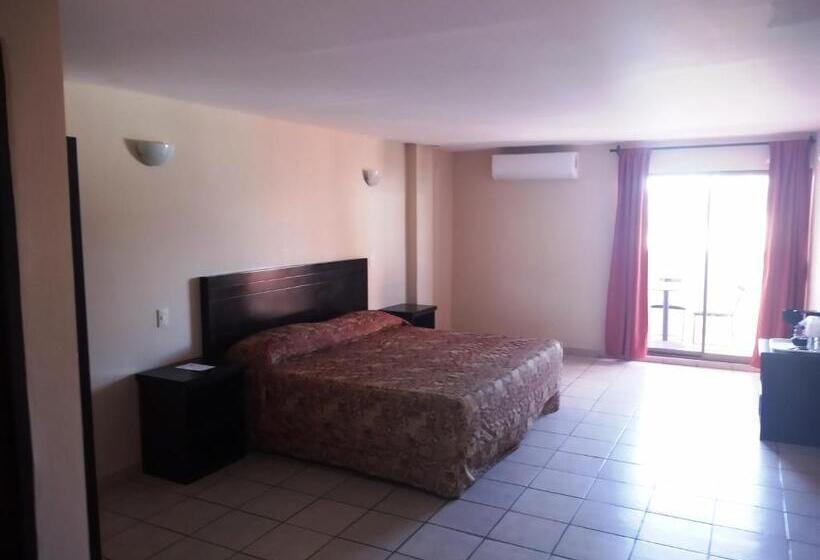 Los Jitos Hotel & Suites