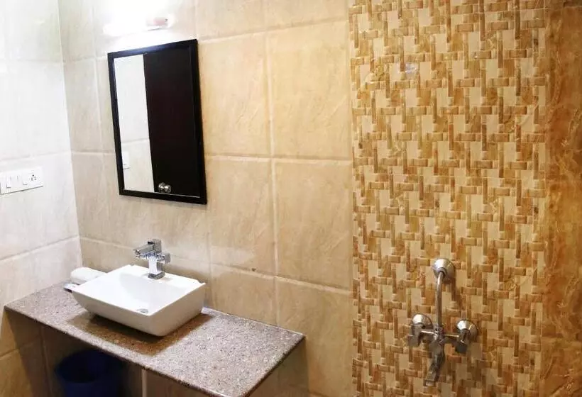 Hotel Narayans Leela Inn