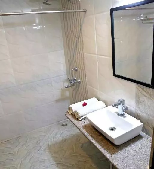 Hotel Narayans Leela Inn