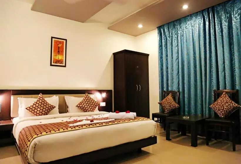 Hotel Narayans Leela Inn