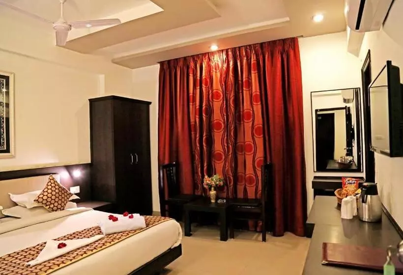 Hotel Narayans Leela Inn