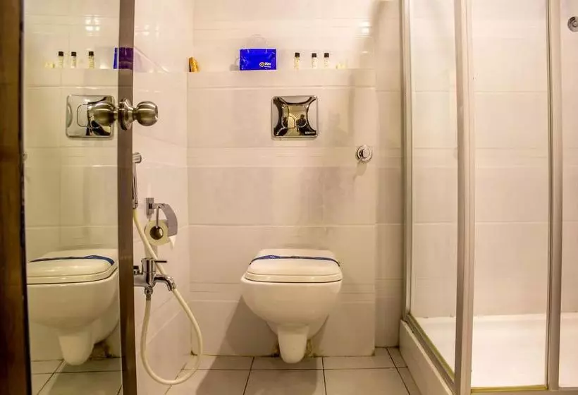 ホテル Oyo Premium Gajuwaka Junction