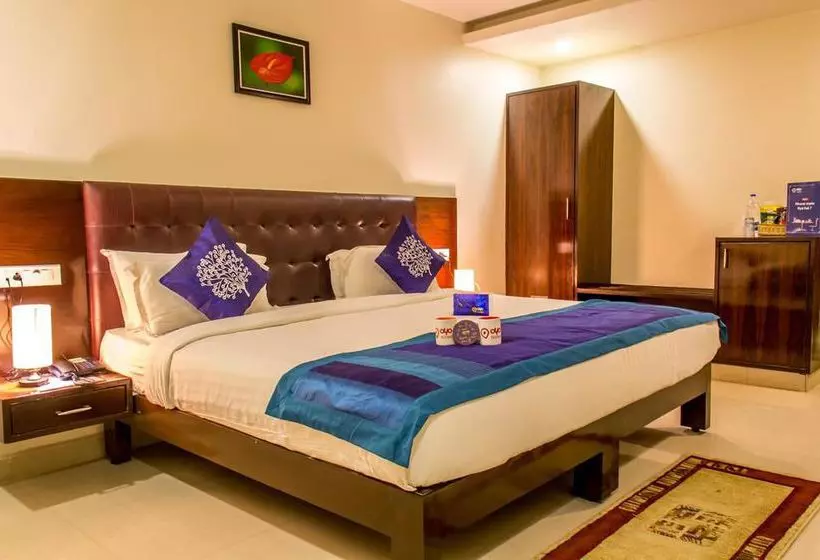 ホテル Oyo Premium Gajuwaka Junction