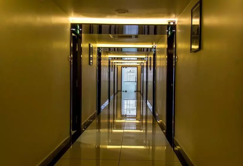 ホテル Oyo Premium Gajuwaka Junction