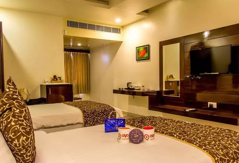 ホテル Oyo Premium Gajuwaka Junction