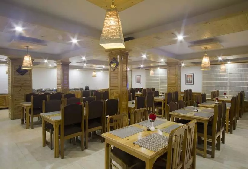 هتل Oyo Premium Simsa Resort