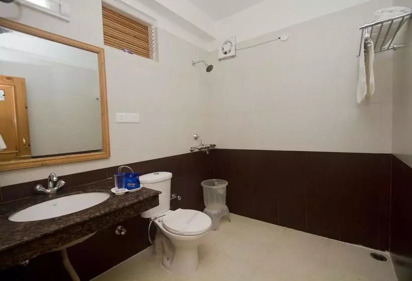 هتل Oyo Premium Simsa Resort