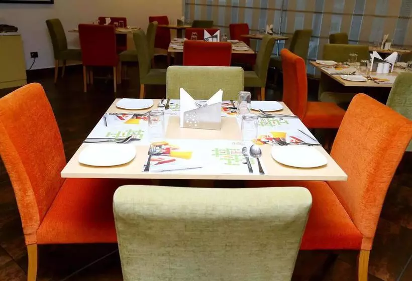 Hôtel Oyo Premium Vazhuthacaud