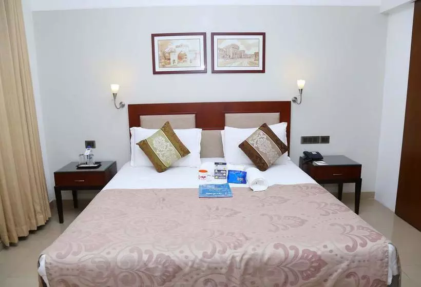 Hôtel Oyo Premium Vazhuthacaud