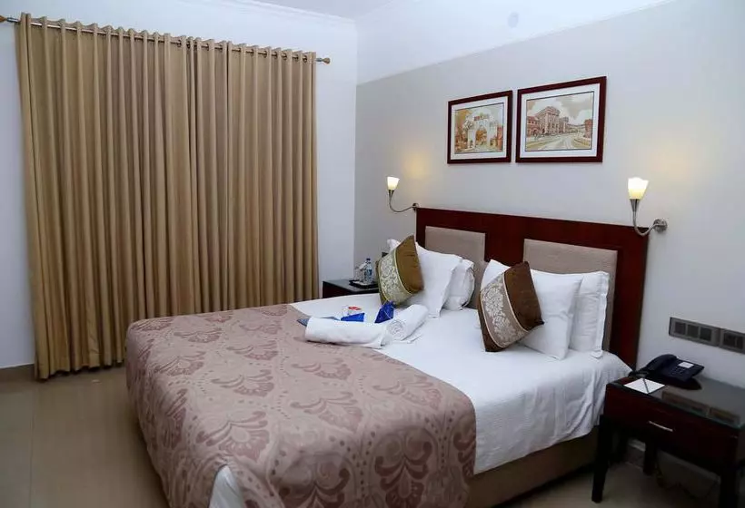 Hôtel Oyo Premium Vazhuthacaud