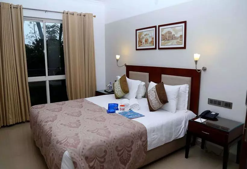 Hôtel Oyo Premium Vazhuthacaud