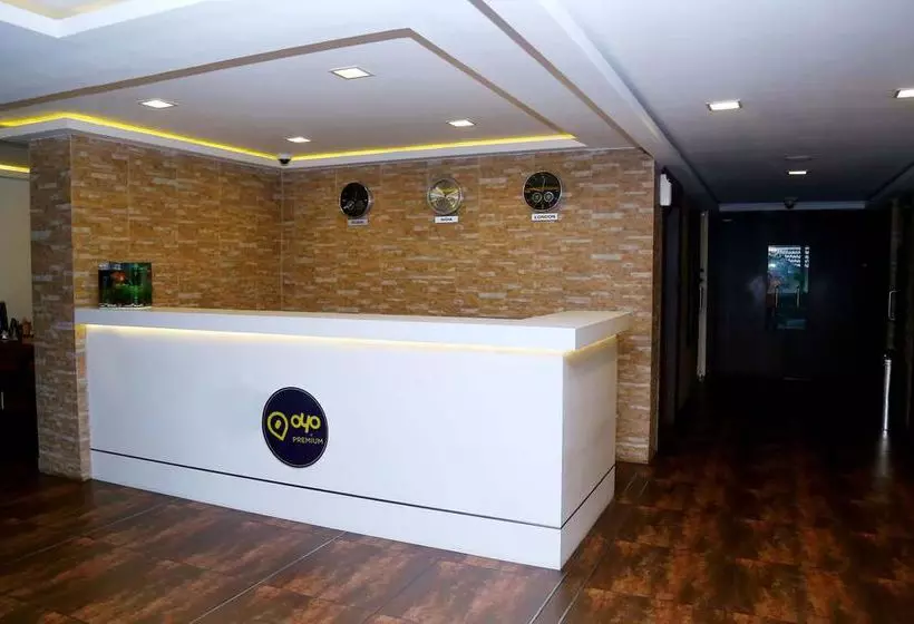 Hôtel Oyo Premium Vazhuthacaud