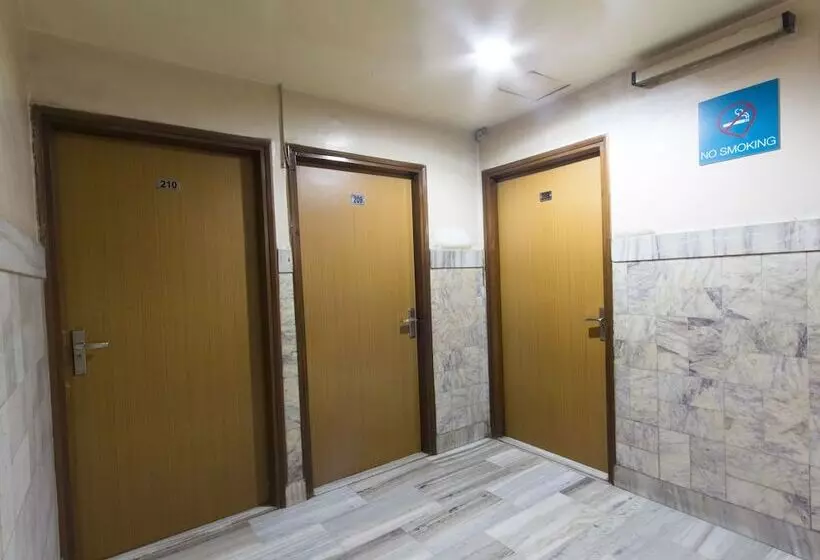 هتل Oyo Rooms Chembur Monorail Station