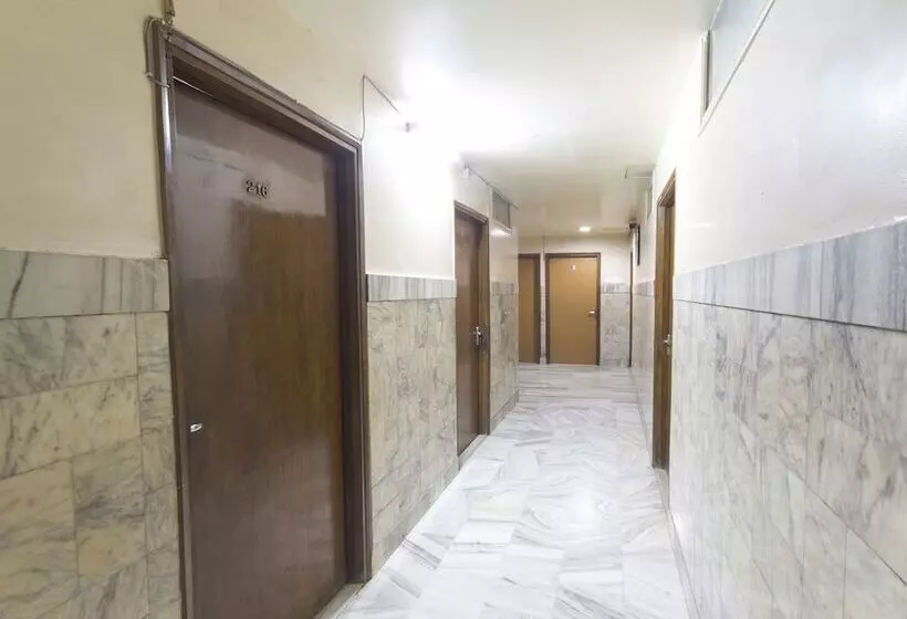 هتل Oyo Rooms Chembur Monorail Station