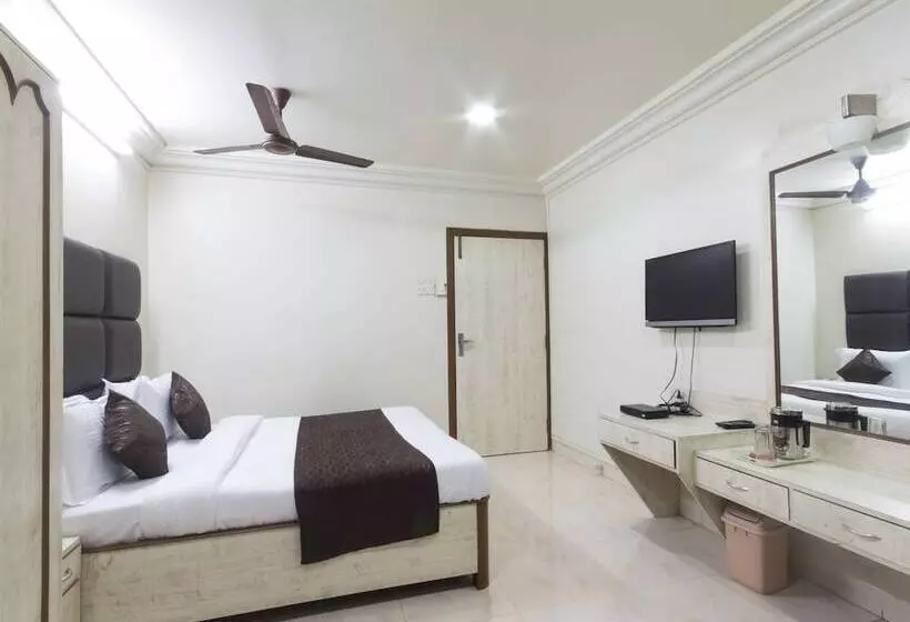 هتل Oyo Rooms Chembur Monorail Station