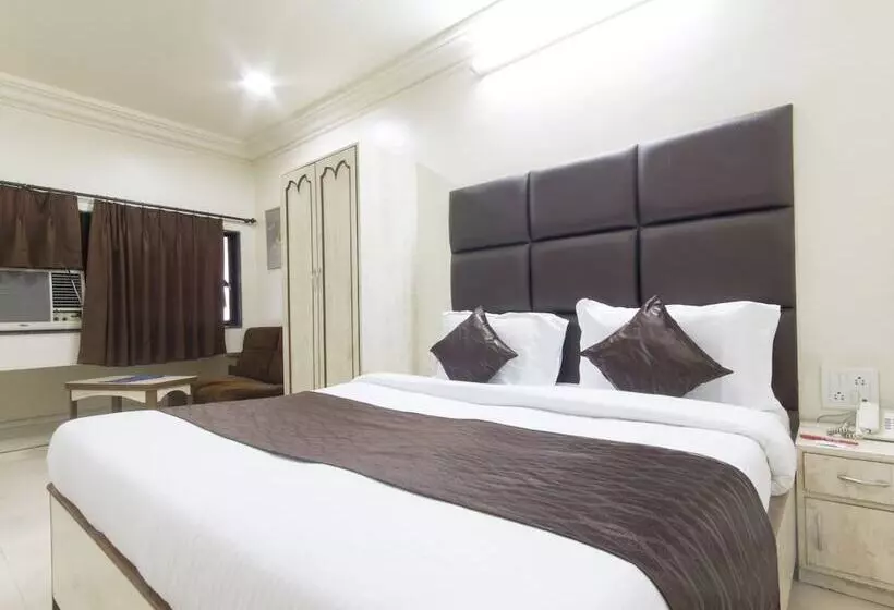 هتل Oyo Rooms Chembur Monorail Station