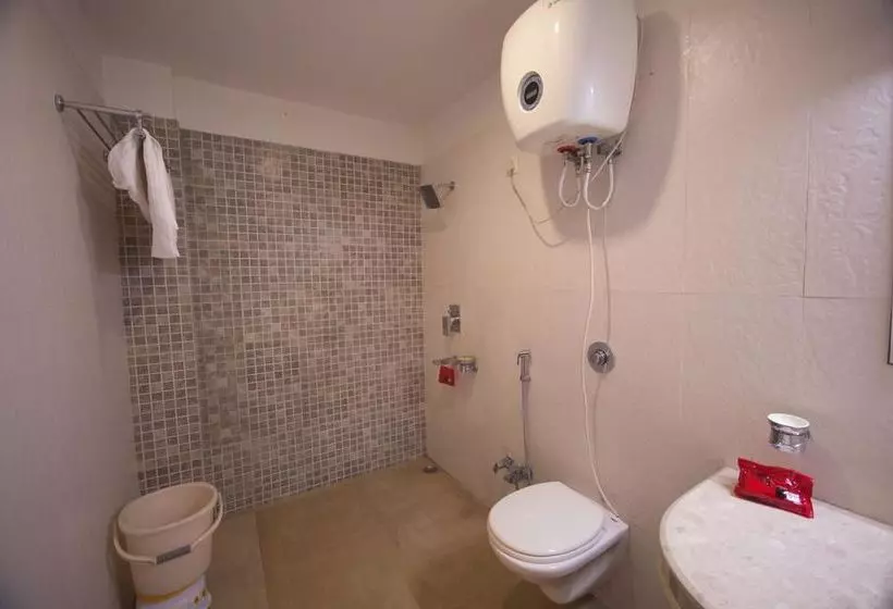 هتل Oyo Rooms Govind Nagar Kanpur