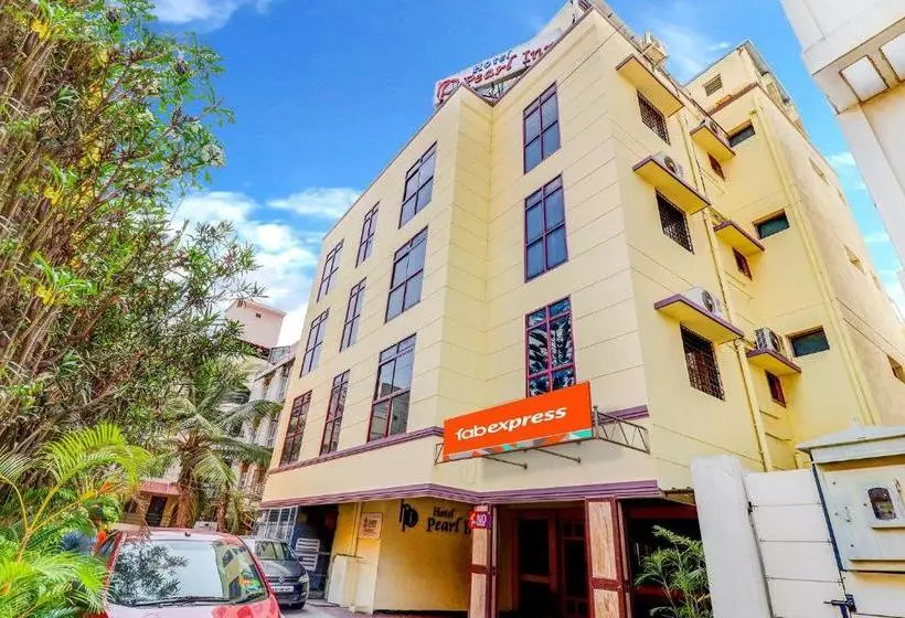 Hotel Fabexpress Pearl Inn