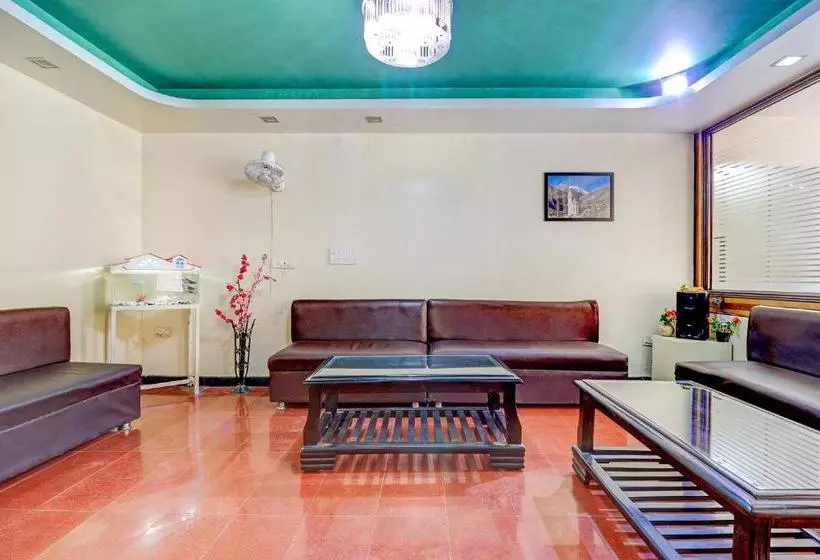 Hotel Fabexpress Pearl Inn