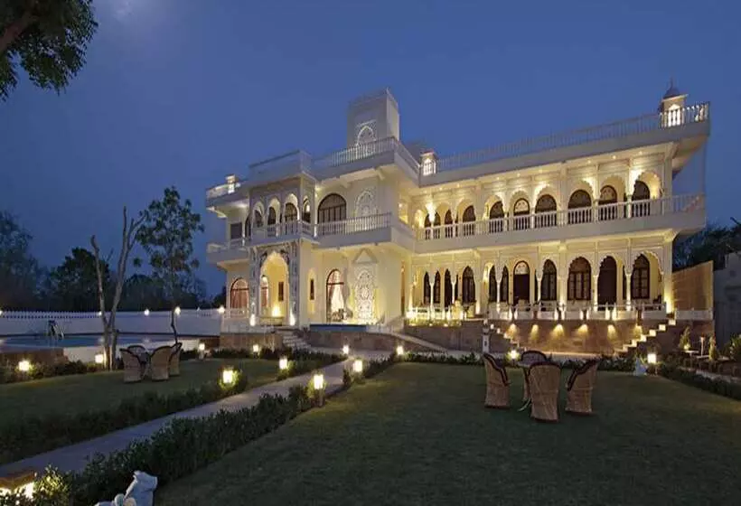 בית מלון כפרי Talaibagh Palace