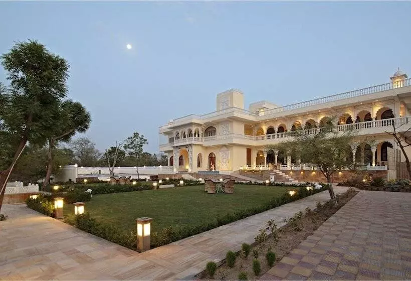 בית מלון כפרי Talaibagh Palace