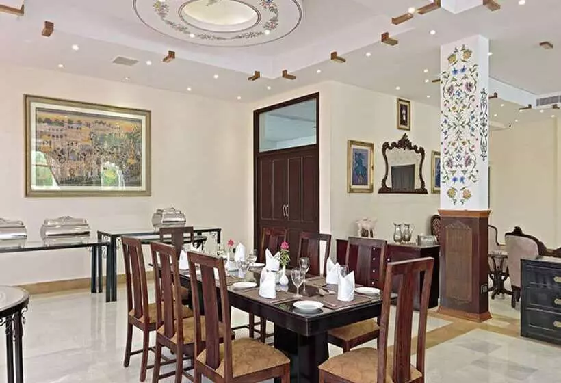 בית מלון כפרי Talaibagh Palace