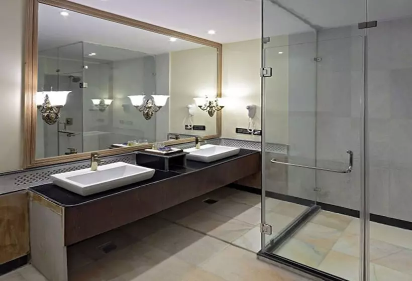 בית מלון כפרי Talaibagh Palace