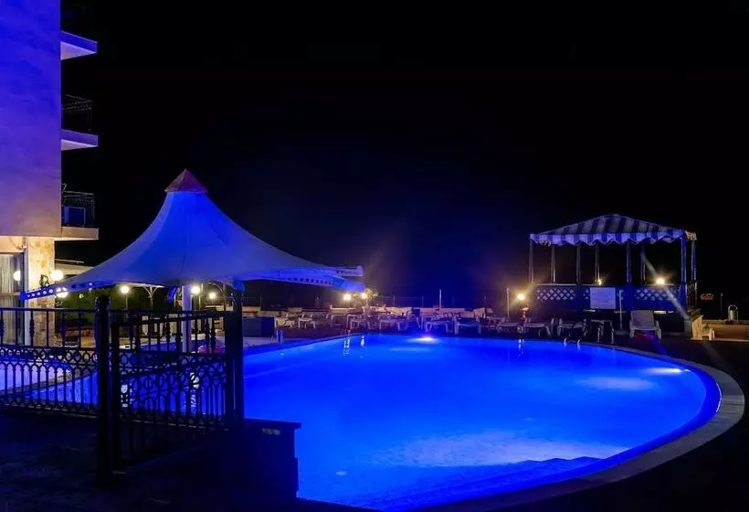Hotel Tiva Del Mar Beach