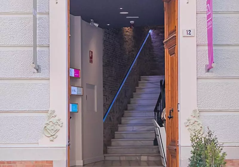 Retkeilymaja Alcazaba Premium