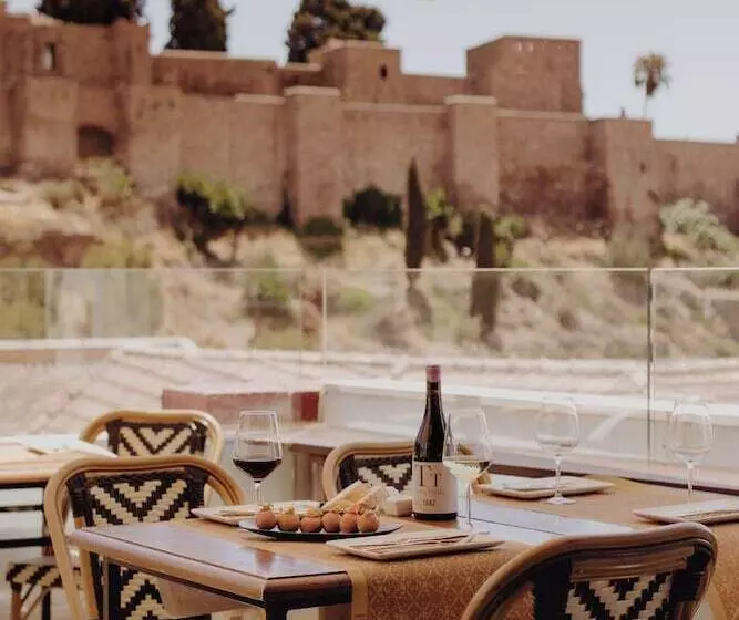 Retkeilymaja Alcazaba Premium