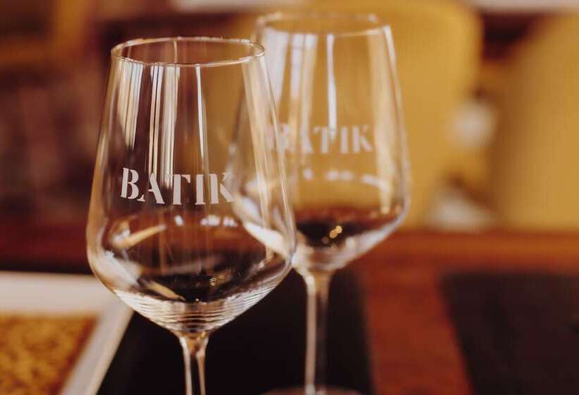 هاستل Alcazaba Premium