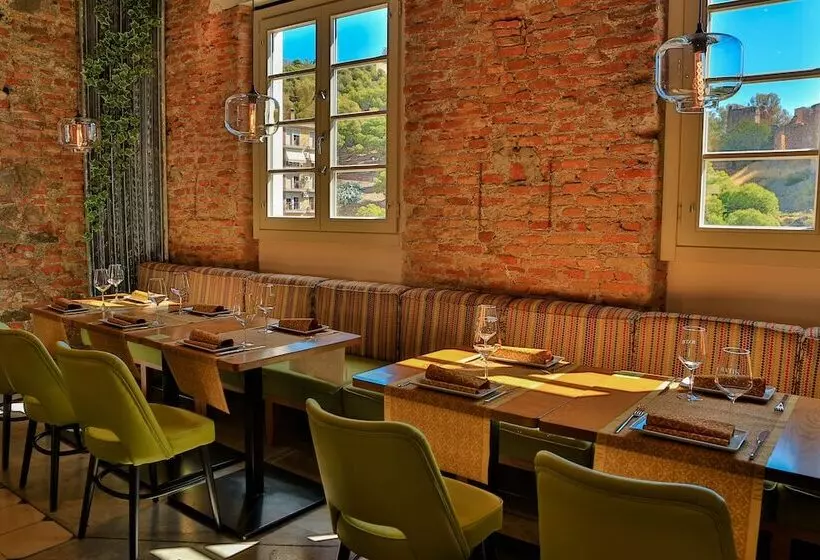 Retkeilymaja Alcazaba Premium