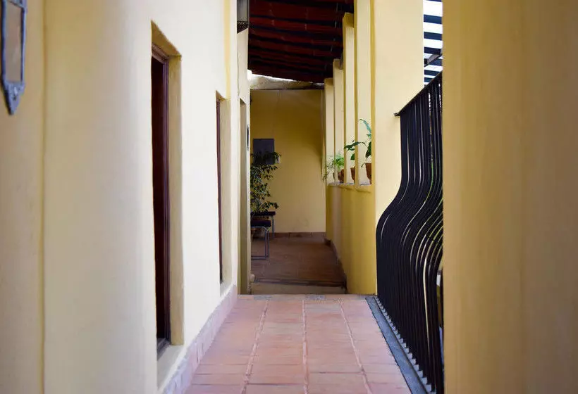 ベッドアンドブレックファースト Ruiseñor