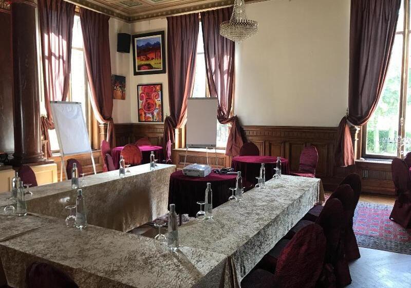 Domaine De Beaupré Hotel The Originals Relais