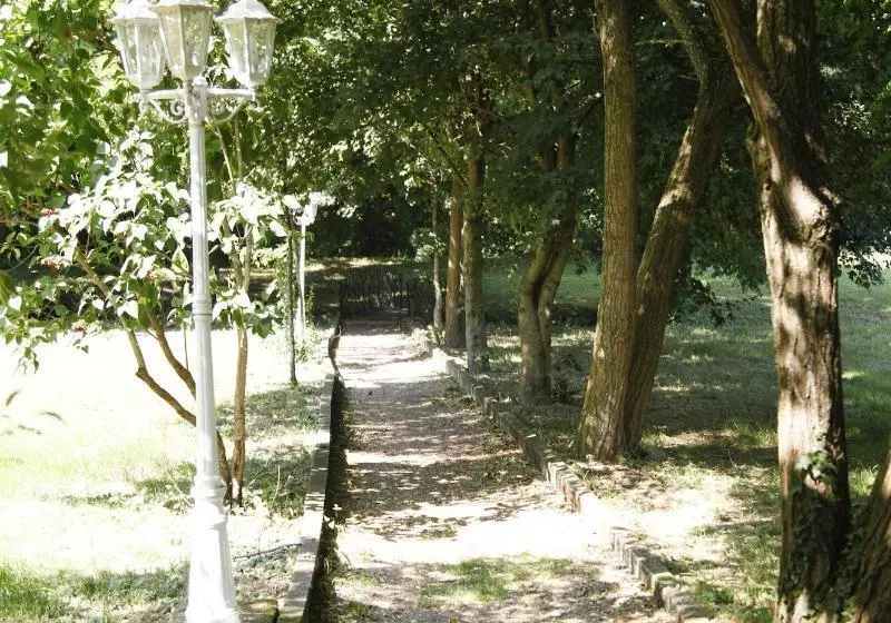 Domaine De Beaupré Hotel The Originals Relais